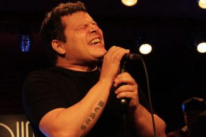 TONI PLATÃO canta "O amor segundo HERBERT VIANNA"  no Teatro Firjan SESI Centro